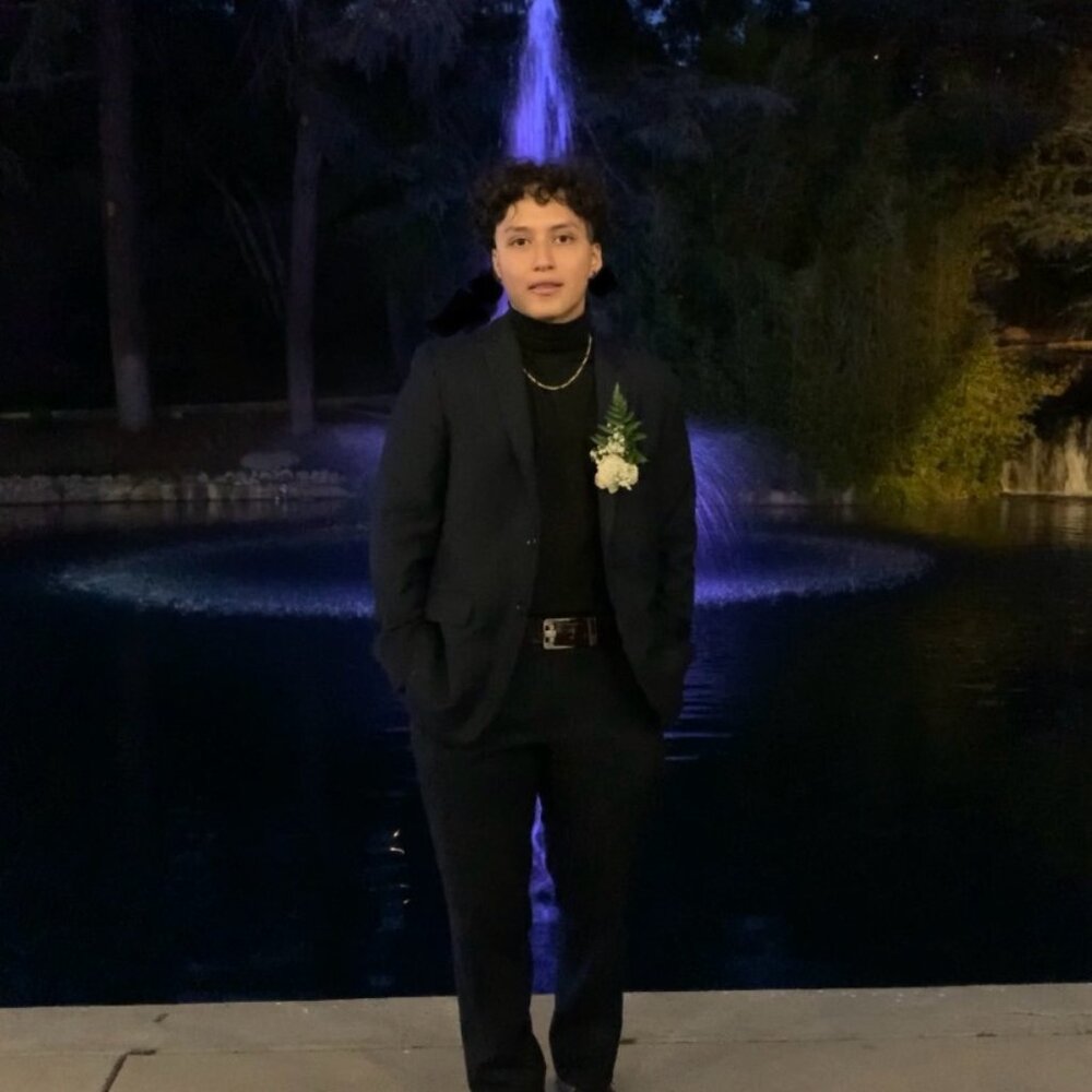 Meet your Posher, Moises